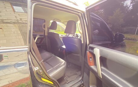 Toyota Land Cruiser Prado 150 рестайлинг 2, 2017 год, 4 250 000 рублей, 12 фотография