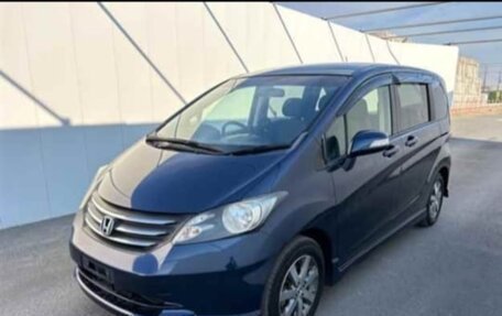 Honda Freed I, 2010 год, 1 100 000 рублей, 2 фотография