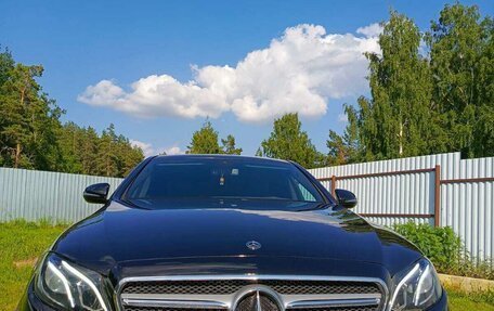 Mercedes-Benz E-Класс, 2018 год, 3 100 000 рублей, 4 фотография