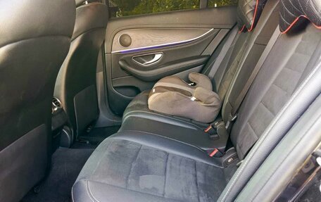 Mercedes-Benz E-Класс, 2018 год, 3 100 000 рублей, 10 фотография
