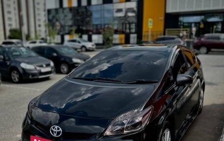 Toyota Prius, 2015 год, 1 195 000 рублей, 2 фотография