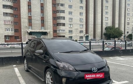 Toyota Prius, 2015 год, 1 195 000 рублей, 6 фотография