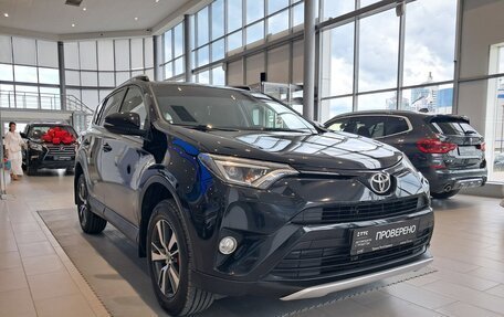 Toyota RAV4, 2018 год, 2 396 000 рублей, 7 фотография