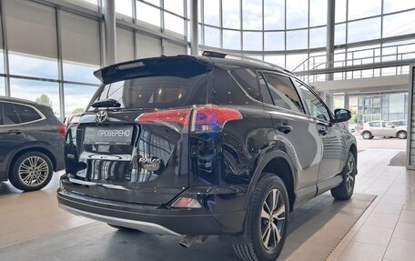 Toyota RAV4, 2018 год, 2 396 000 рублей, 9 фотография