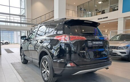 Toyota RAV4, 2018 год, 2 396 000 рублей, 11 фотография