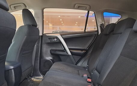Toyota RAV4, 2018 год, 2 396 000 рублей, 16 фотография