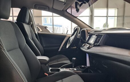 Toyota RAV4, 2018 год, 2 396 000 рублей, 15 фотография