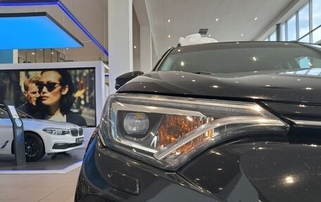 Toyota RAV4, 2018 год, 2 396 000 рублей, 21 фотография