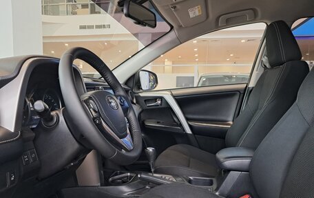 Toyota RAV4, 2018 год, 2 396 000 рублей, 20 фотография