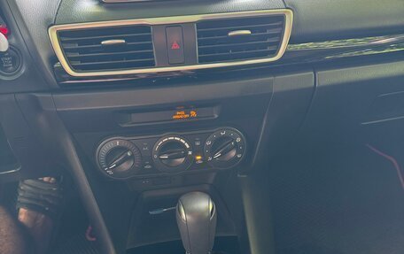 Mazda 3, 2016 год, 1 650 000 рублей, 14 фотография