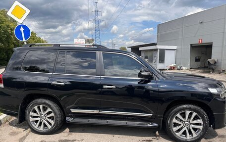 Toyota Land Cruiser 200, 2017 год, 8 000 000 рублей, 4 фотография
