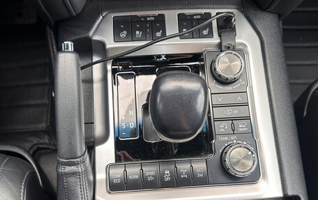 Toyota Land Cruiser 200, 2017 год, 8 000 000 рублей, 14 фотография