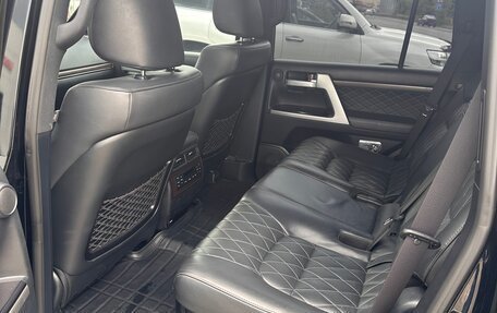 Toyota Land Cruiser 200, 2017 год, 8 000 000 рублей, 20 фотография