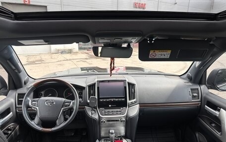 Toyota Land Cruiser 200, 2017 год, 8 000 000 рублей, 22 фотография
