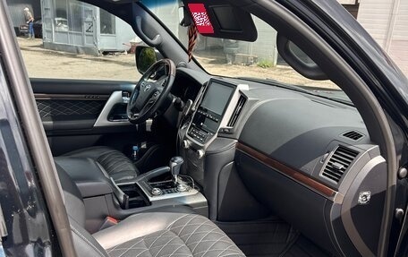 Toyota Land Cruiser 200, 2017 год, 8 000 000 рублей, 23 фотография