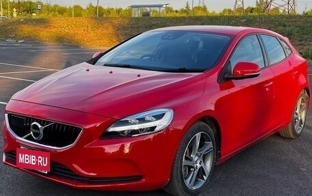 Volvo V40 II рестайлинг, 2017 год, 1 500 000 рублей, 3 фотография