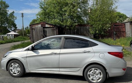 Hyundai Solaris II рестайлинг, 2011 год, 555 000 рублей, 4 фотография
