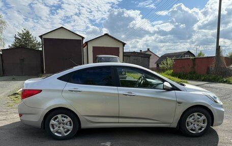 Hyundai Solaris II рестайлинг, 2011 год, 555 000 рублей, 2 фотография