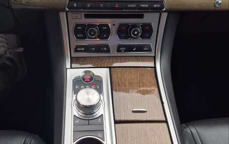 Jaguar XF I рестайлинг, 2013 год, 2 100 000 рублей, 10 фотография