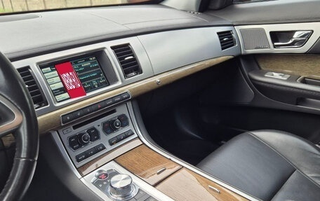 Jaguar XF I рестайлинг, 2013 год, 2 100 000 рублей, 9 фотография
