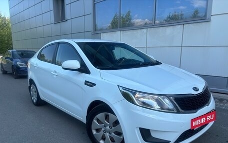 KIA Rio III рестайлинг, 2015 год, 850 000 рублей, 2 фотография