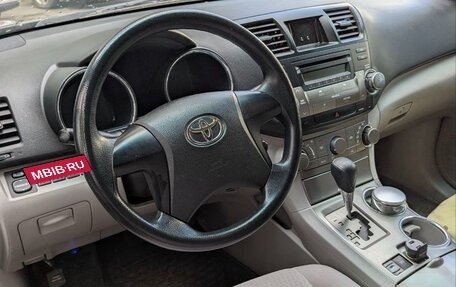 Toyota Highlander III, 2010 год, 1 600 000 рублей, 8 фотография