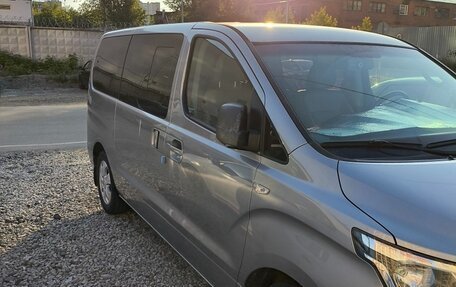 Hyundai Grand Starex Grand Starex I рестайлинг 2, 2018 год, 2 799 000 рублей, 2 фотография