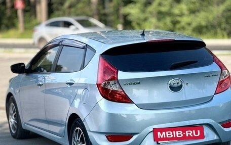 Hyundai Solaris II рестайлинг, 2011 год, 3 фотография