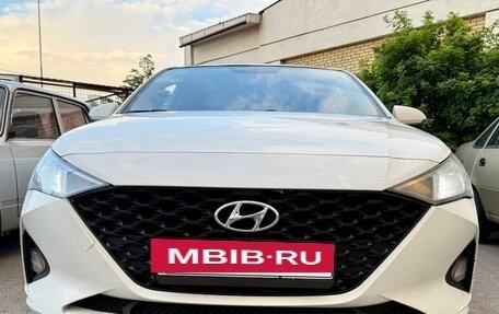 Hyundai Solaris II рестайлинг, 2020 год, 1 250 000 рублей, 2 фотография
