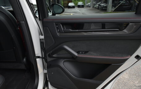 Porsche Cayenne III, 2025 год, 23 990 000 рублей, 25 фотография