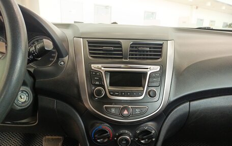 Hyundai Solaris II рестайлинг, 2014 год, 980 000 рублей, 19 фотография