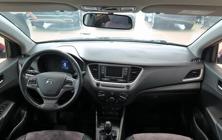 Hyundai Solaris II рестайлинг, 2018 год, 850 000 рублей, 18 фотография