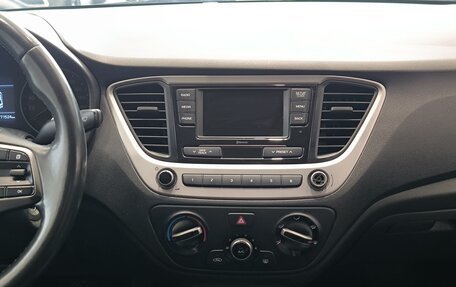 Hyundai Solaris II рестайлинг, 2018 год, 850 000 рублей, 19 фотография