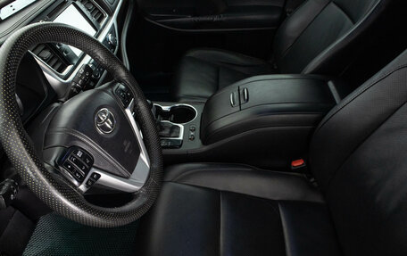 Toyota Highlander III, 2014 год, 2 719 000 рублей, 10 фотография