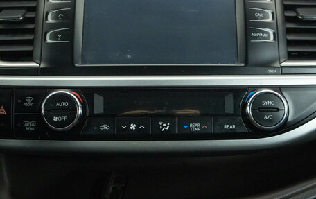 Toyota Highlander III, 2014 год, 2 719 000 рублей, 21 фотография