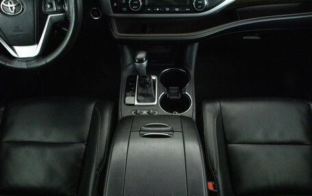 Toyota Highlander III, 2014 год, 2 719 000 рублей, 23 фотография