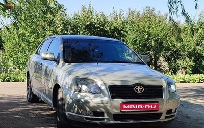 Toyota Avensis III рестайлинг, 2004 год, 1 000 000 рублей, 1 фотография