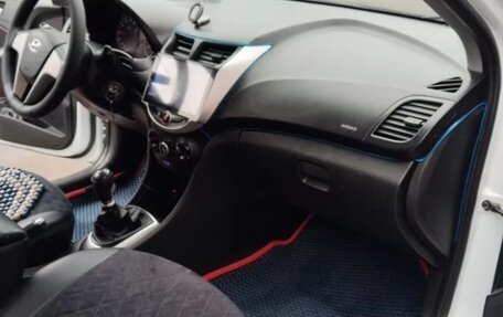 Hyundai Solaris II рестайлинг, 2014 год, 560 000 рублей, 4 фотография