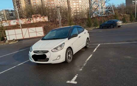 Hyundai Solaris II рестайлинг, 2014 год, 560 000 рублей, 3 фотография