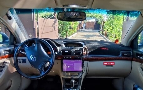 Toyota Avensis III рестайлинг, 2004 год, 1 000 000 рублей, 8 фотография
