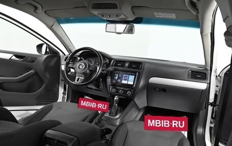 Volkswagen Jetta VI, 2011 год, 949 000 рублей, 5 фотография