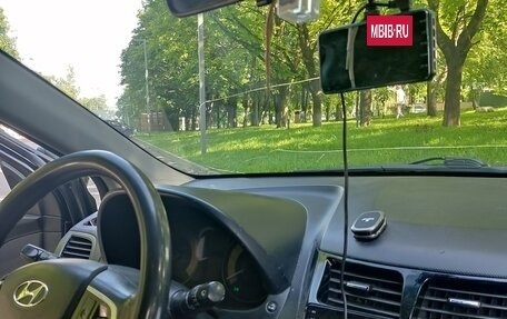 Hyundai Solaris II рестайлинг, 2011 год, 630 000 рублей, 4 фотография