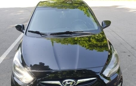 Hyundai Solaris II рестайлинг, 2011 год, 630 000 рублей, 11 фотография