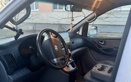 Hyundai Grand Starex Grand Starex I рестайлинг 2, 2015 год, 2 100 000 рублей, 8 фотография