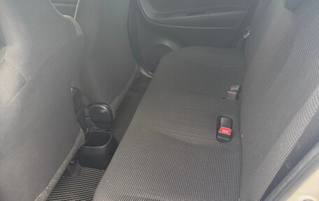 Toyota Vitz, 2019 год, 900 000 рублей, 7 фотография