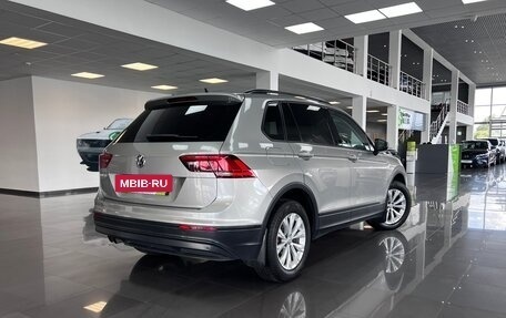 Volkswagen Tiguan II, 2018 год, 2 095 000 рублей, 2 фотография