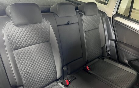 Volkswagen Tiguan II, 2018 год, 2 095 000 рублей, 12 фотография