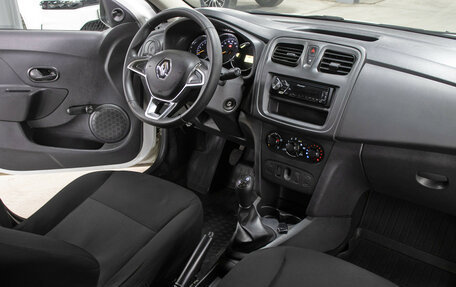 Renault Logan II, 2019 год, 679 000 рублей, 11 фотография