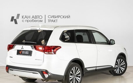 Mitsubishi Outlander III рестайлинг 3, 2019 год, 2 490 700 рублей, 2 фотография