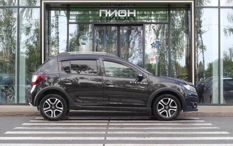 Renault Sandero II рестайлинг, 2015 год, 900 000 рублей, 4 фотография